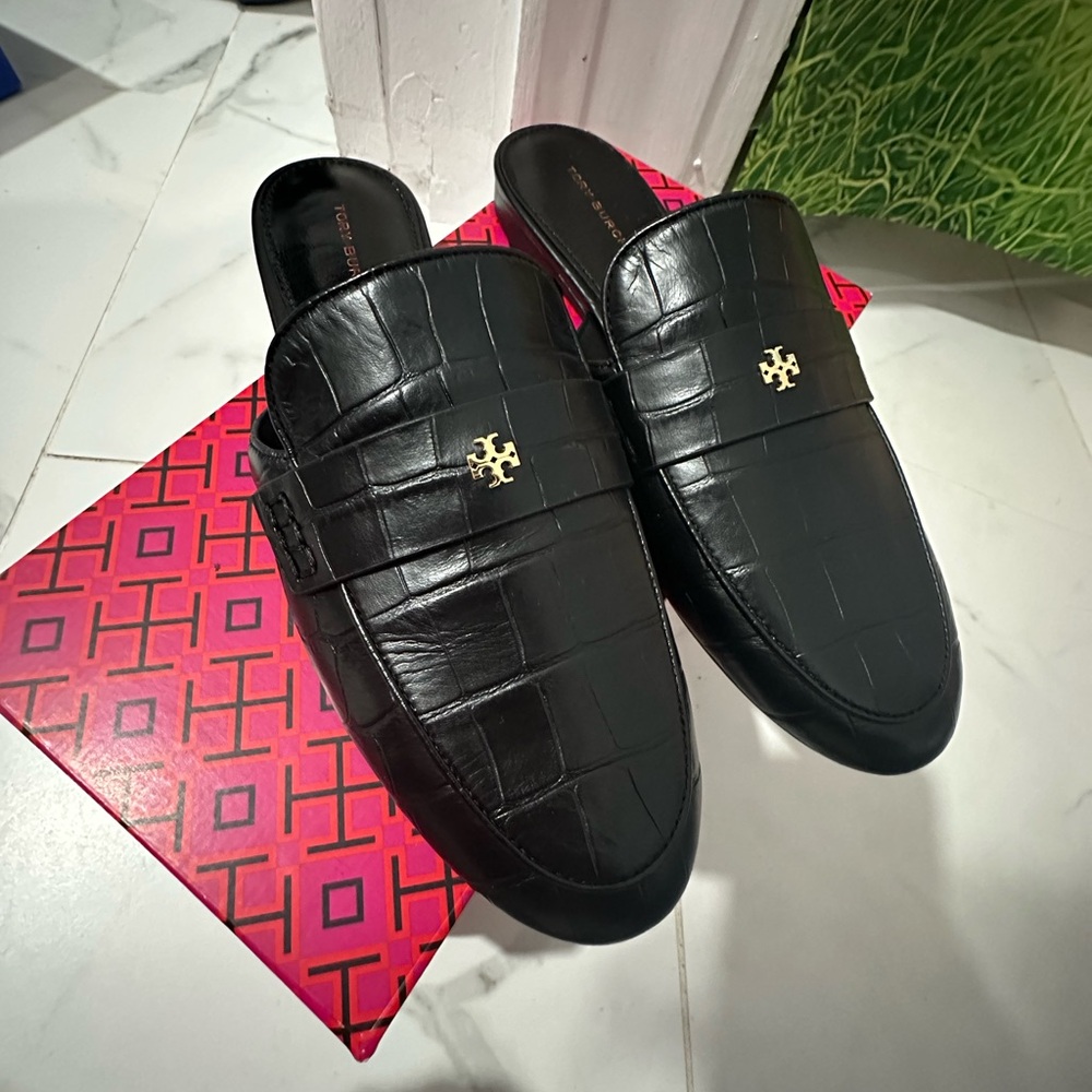 Tory Burch Ballet Backless
Loafer Black Size 7 NEW